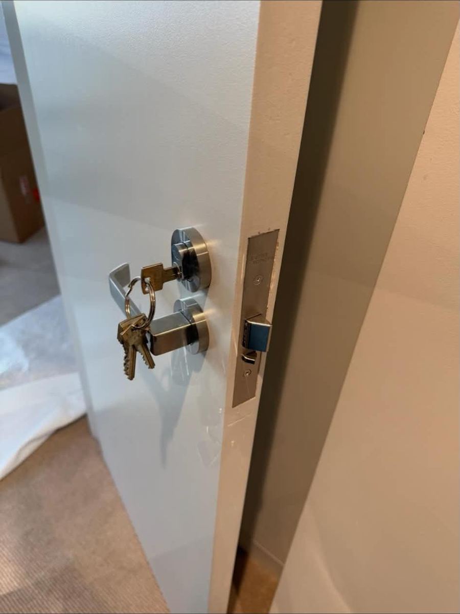 Deadlock and lever set installed